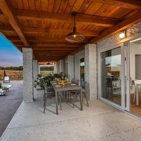 Almond Apartment