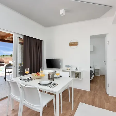 Apartment Almond