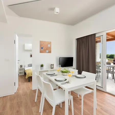 Almond Apartment *